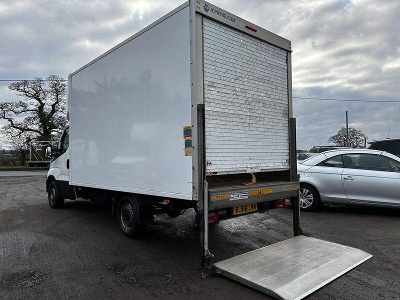 View IVECO DAILY 2.3 TD 14V 35S 3450 
