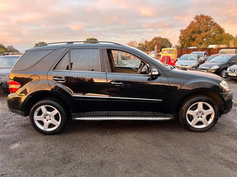 View MERCEDES-BENZ M CLASS 3.0 ML320 CDI SE