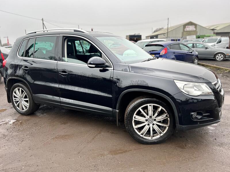 View VOLKSWAGEN TIGUAN 2.0 TDI Sport