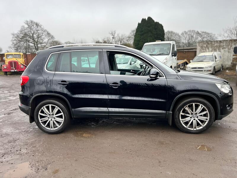 View VOLKSWAGEN TIGUAN 2.0 TDI Sport