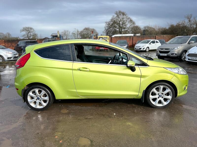 View FORD FIESTA 1.4 Titanium