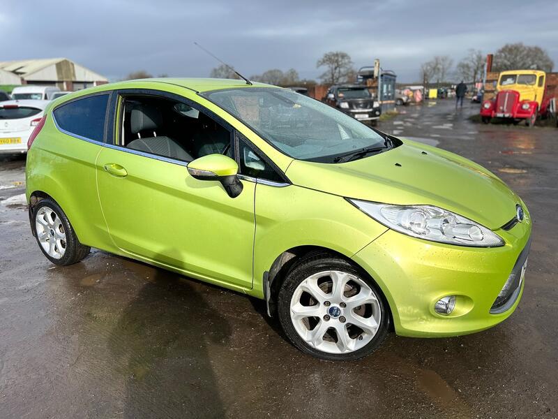 View FORD FIESTA 1.4 Titanium