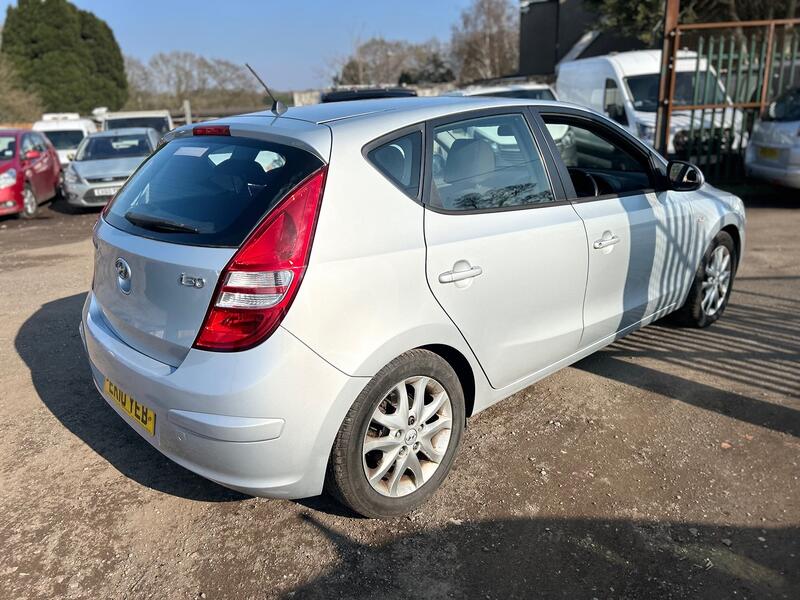 View HYUNDAI I30 1.6 Comfort