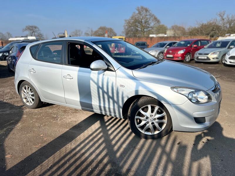 View HYUNDAI I30 1.6 Comfort