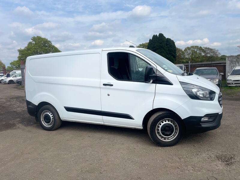 View FORD TRANSIT CUSTOM 2.0 340 EcoBlue Leader