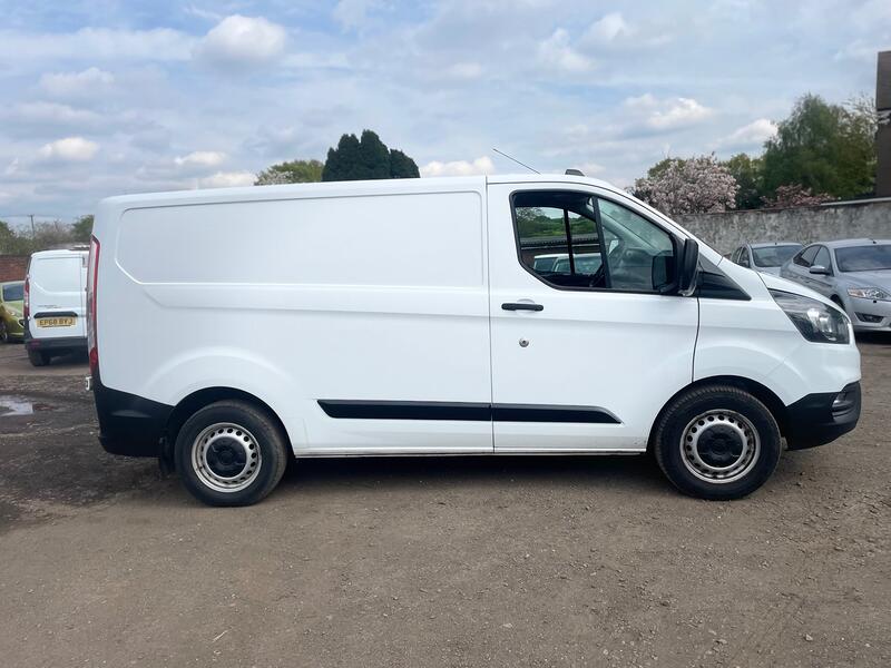 View FORD TRANSIT CUSTOM 2.0 340 EcoBlue Leader