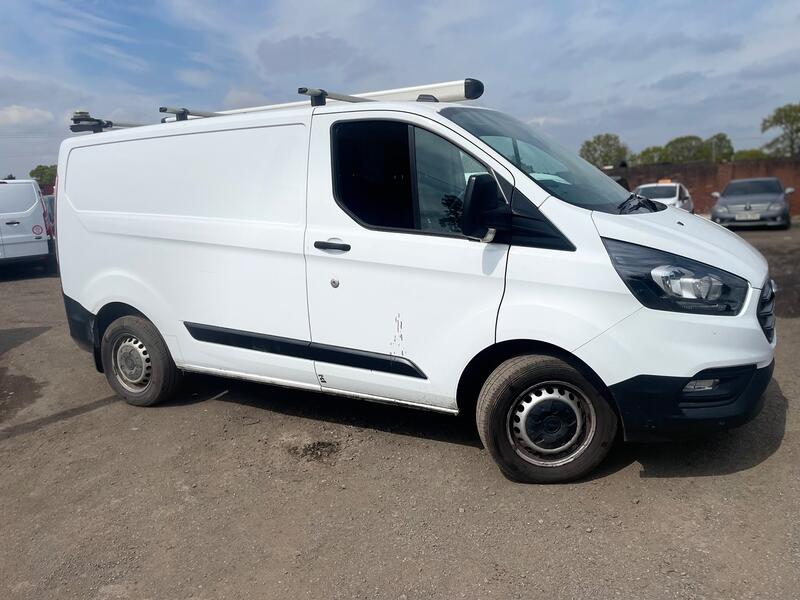 View FORD TRANSIT CUSTOM 2.0 340 EcoBlue Leader