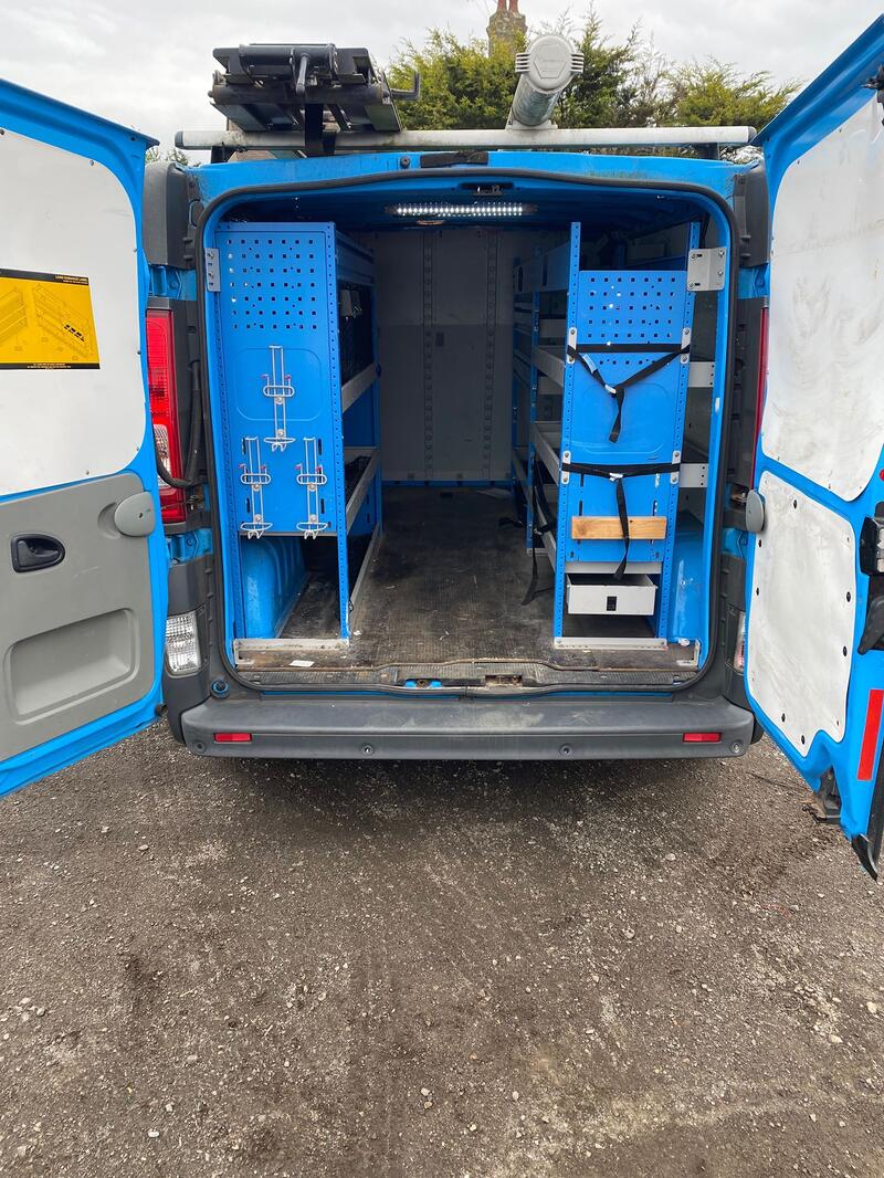 View NISSAN PRIMASTAR 2.0 dCi 3000 SE