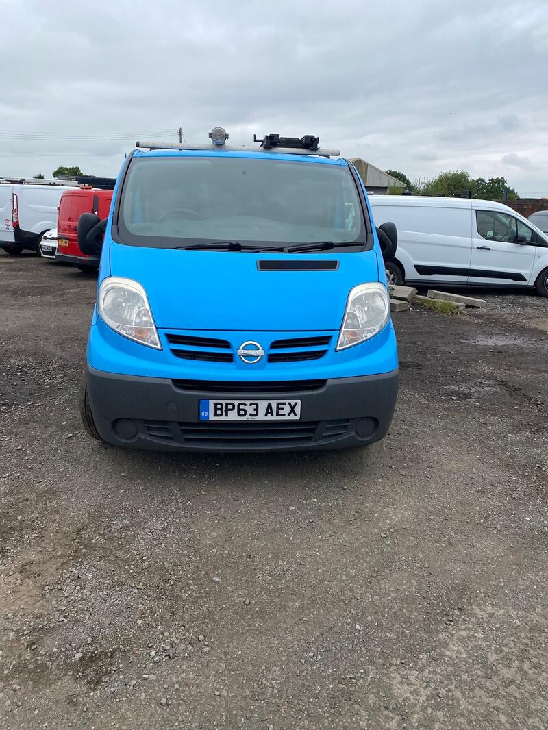 View NISSAN PRIMASTAR 2.0 dCi 3000 SE