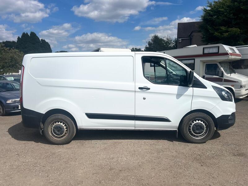 View FORD TRANSIT CUSTOM 2.0 340 EcoBlue Leader