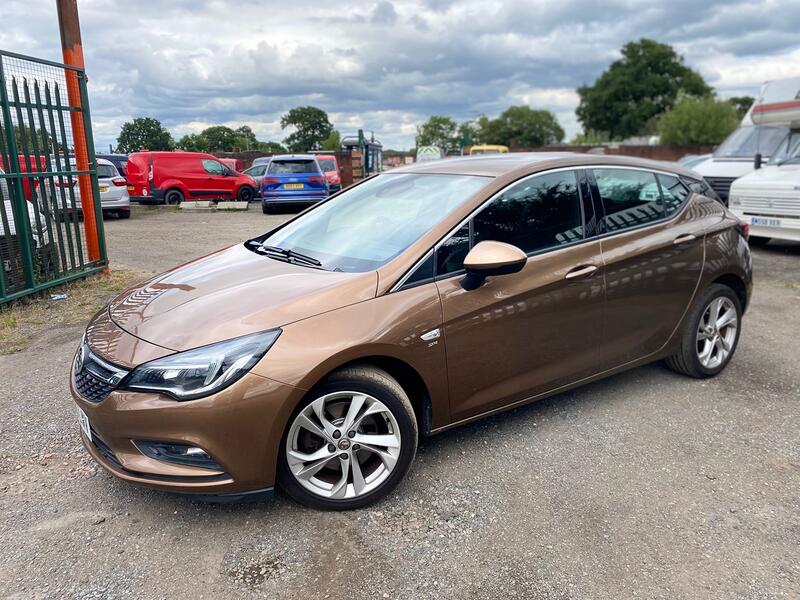 View VAUXHALL ASTRA 1.6 CDTi BlueInjection SRi Nav