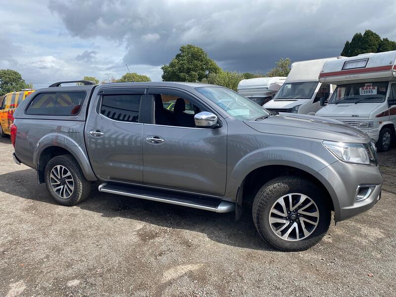 View NISSAN NAVARA 2.3 dCi N-Connecta
