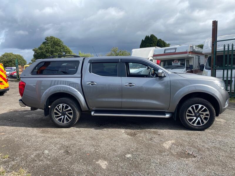 View NISSAN NAVARA 2.3 dCi N-Connecta
