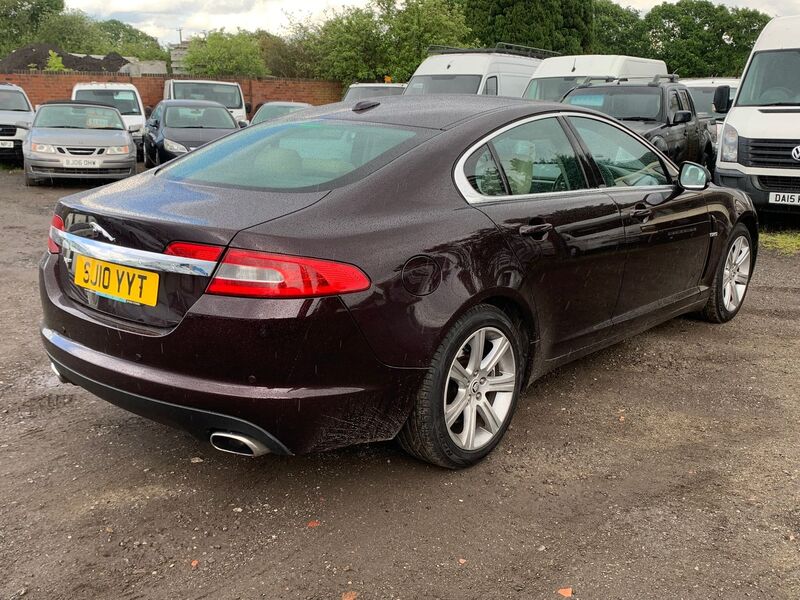 View JAGUAR XF V6 LUXURY